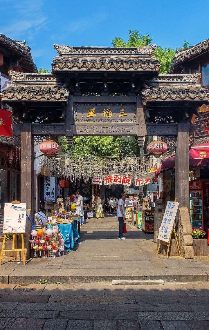 烟台富士康待遇怎么样?工人是站立着工作还是坐着工作?是几班几倒?(请说一下比率最大),谢谢-专注问答平台,解决你的问题